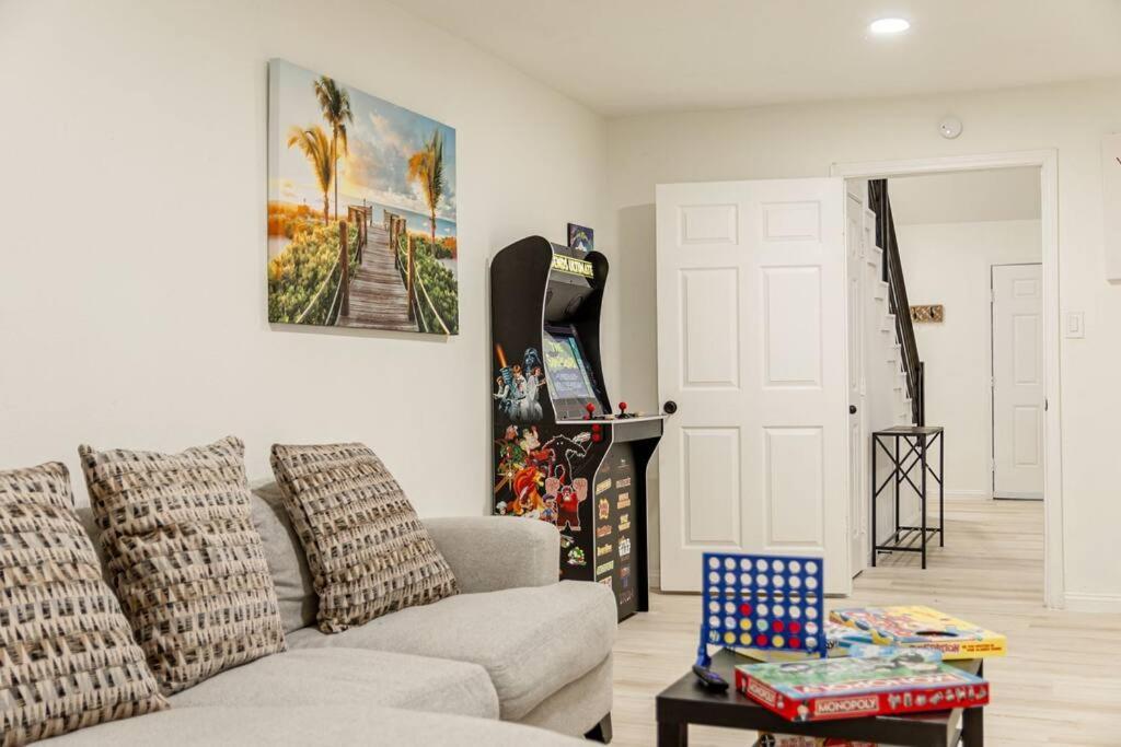 Roomy Home 5 Mins From Attractions Galveston Ngoại thất bức ảnh